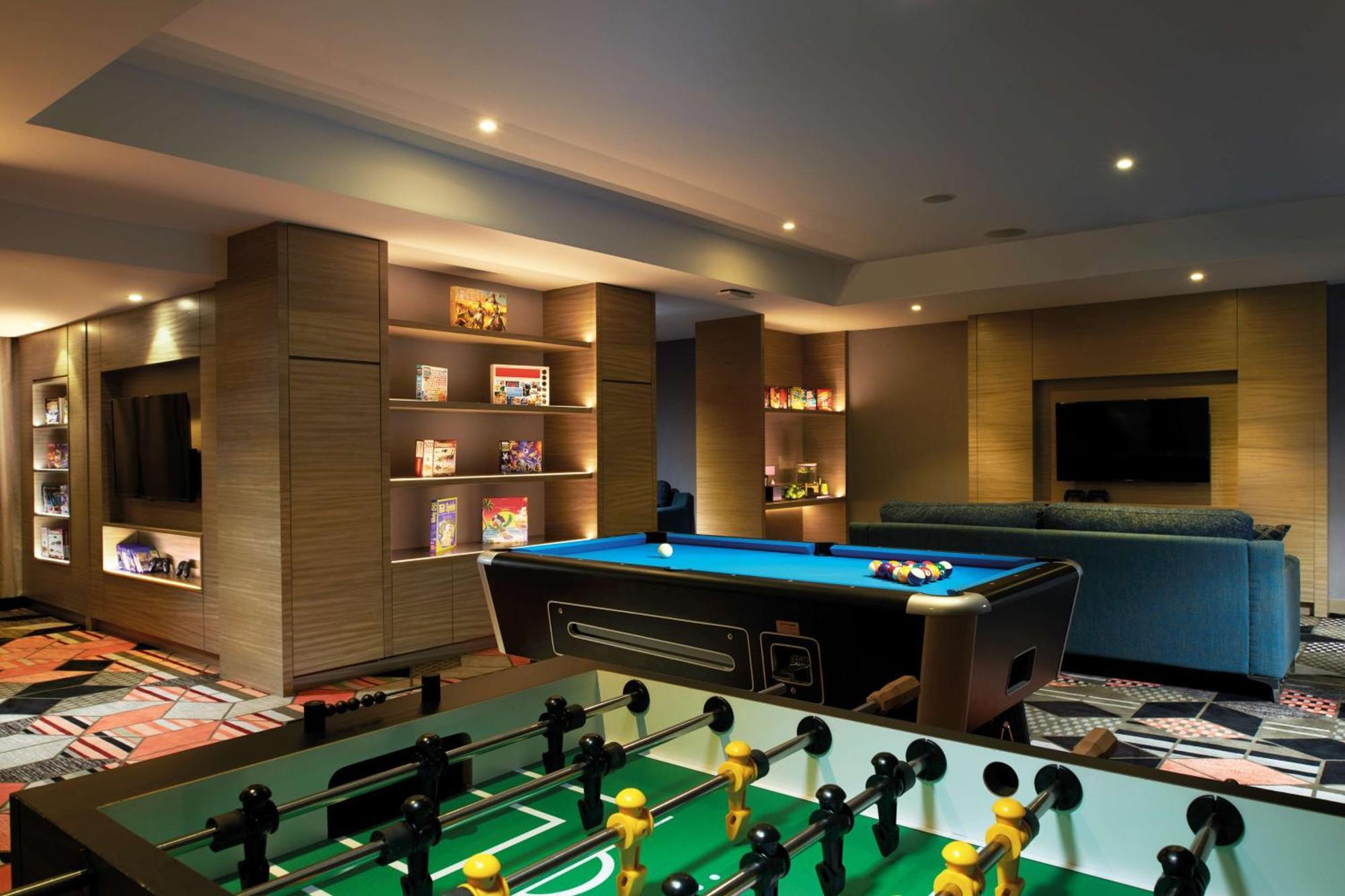 Doubletree By Hilton Shah Alam I-City Hotel Ngoại thất bức ảnh A games room